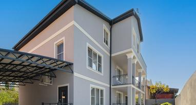 Фото №12055. Современный дом с дизайнерским ремонтом