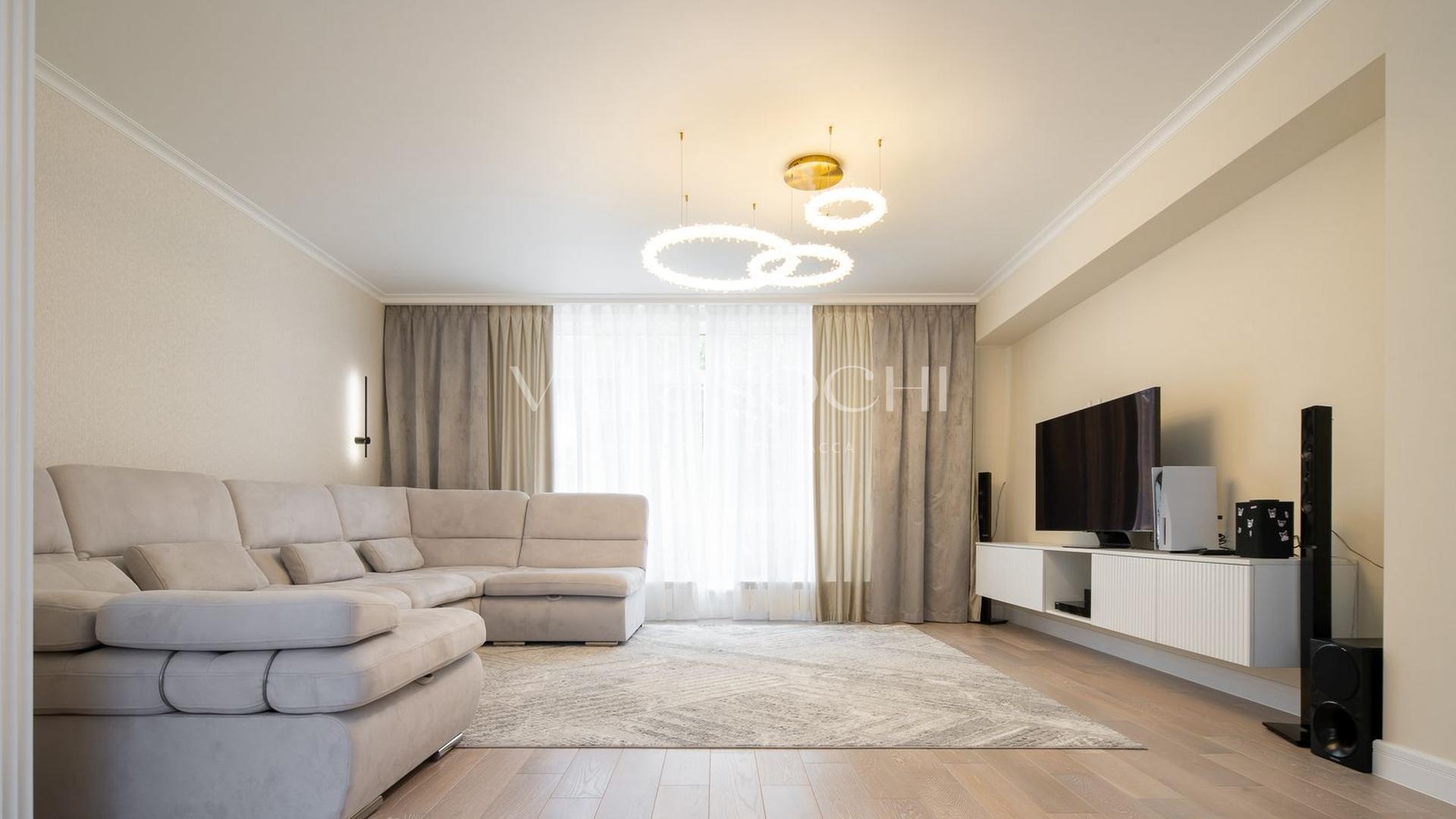 Фото №12056. Современный дом с дизайнерским ремонтом