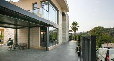 Фото №2. Вилла в городе