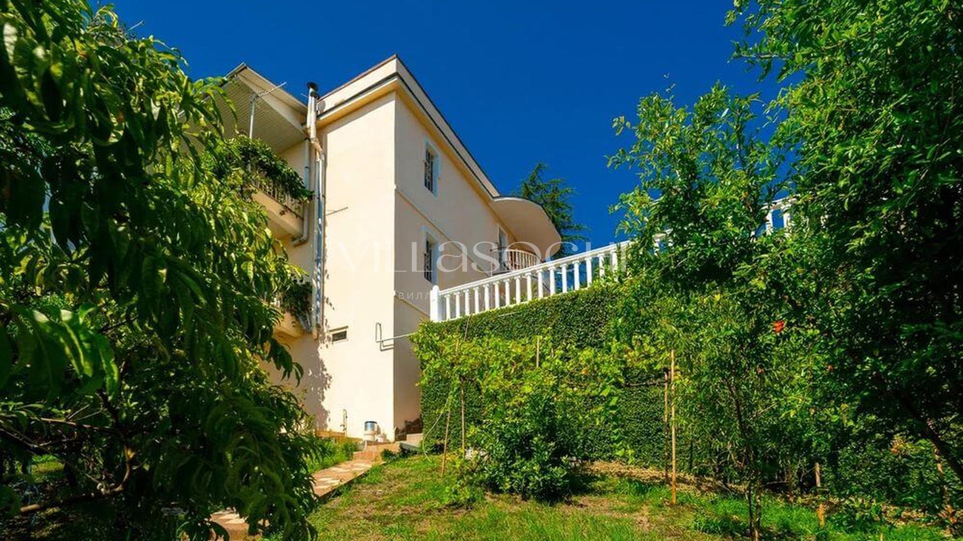 Фото №11303. Дом в зеленом и живописном районе Сочи